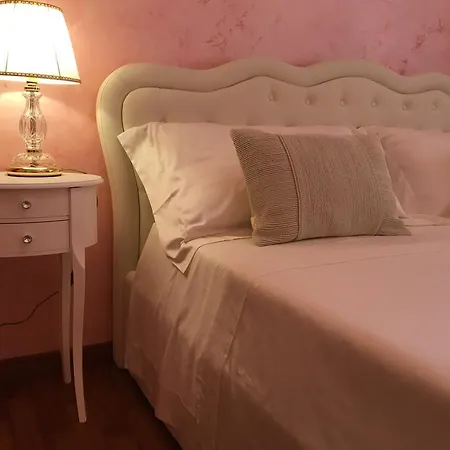 Daphne Domus Apartment Rome